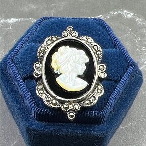 Vintage Sterling Mother of Pearl Cameo Black Onyx Ring